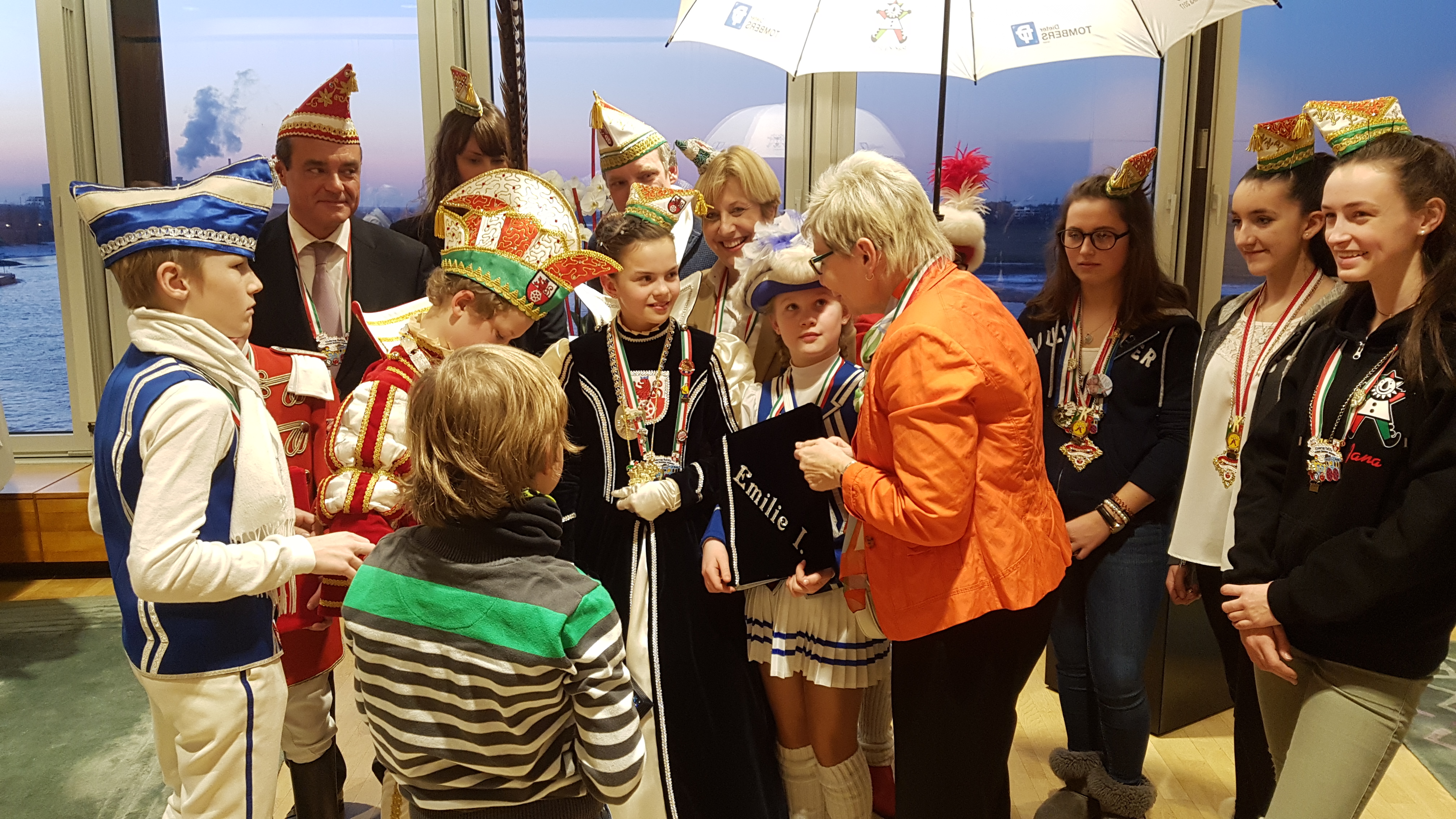 Prinzessin Emilie I. und Lennart I. beim Empfang durch Landtagspräsidentin Carina Gödecke