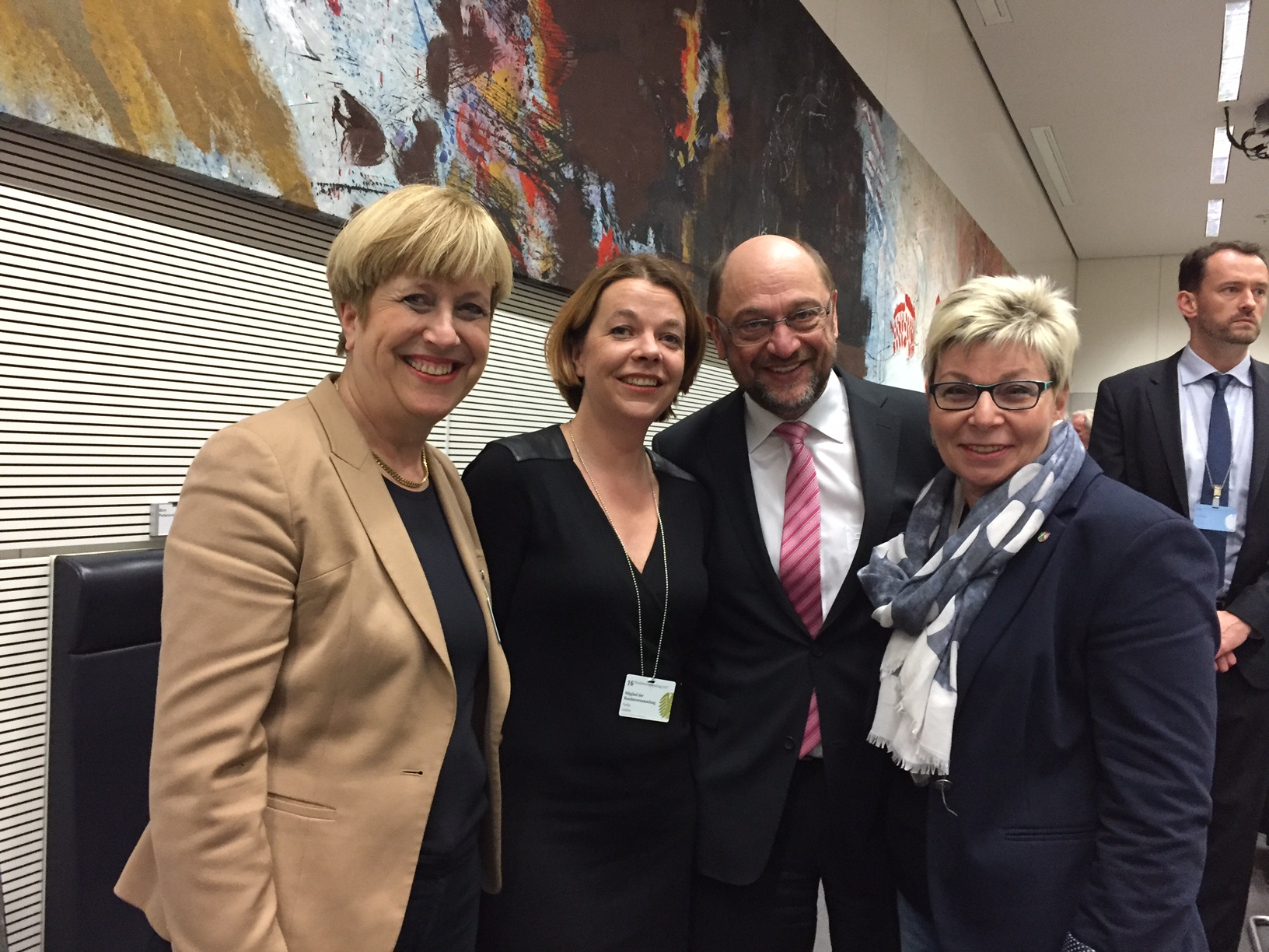 Elisabeth Müller-Witt, Nadja Lüders, Martin Schulz, Carina Gödecke (v.l.n.r.) bei der Bundesversammlung