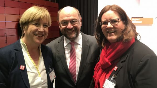 Elisabeth Müller-Witt MdL (l.), Martin Schulz und Kerstin Griese MdB