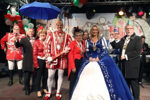 Prinz Roland I. und Prinzessin Ewa I. samt Gefolge mit Carina Gödecke und Elisabeth Müller-Witt
